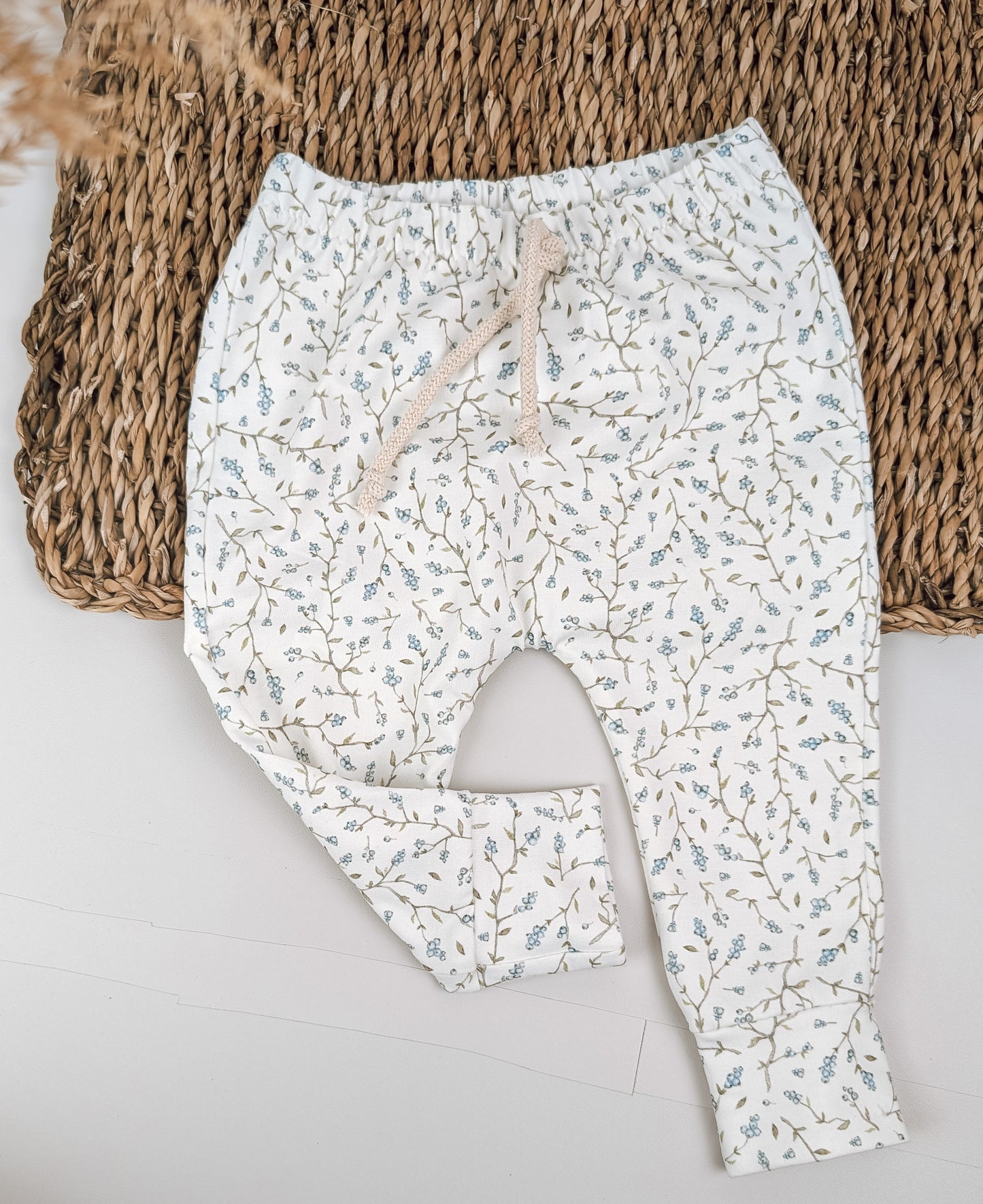 Sofortkauf – Hose Mini Blumen | Größe 74