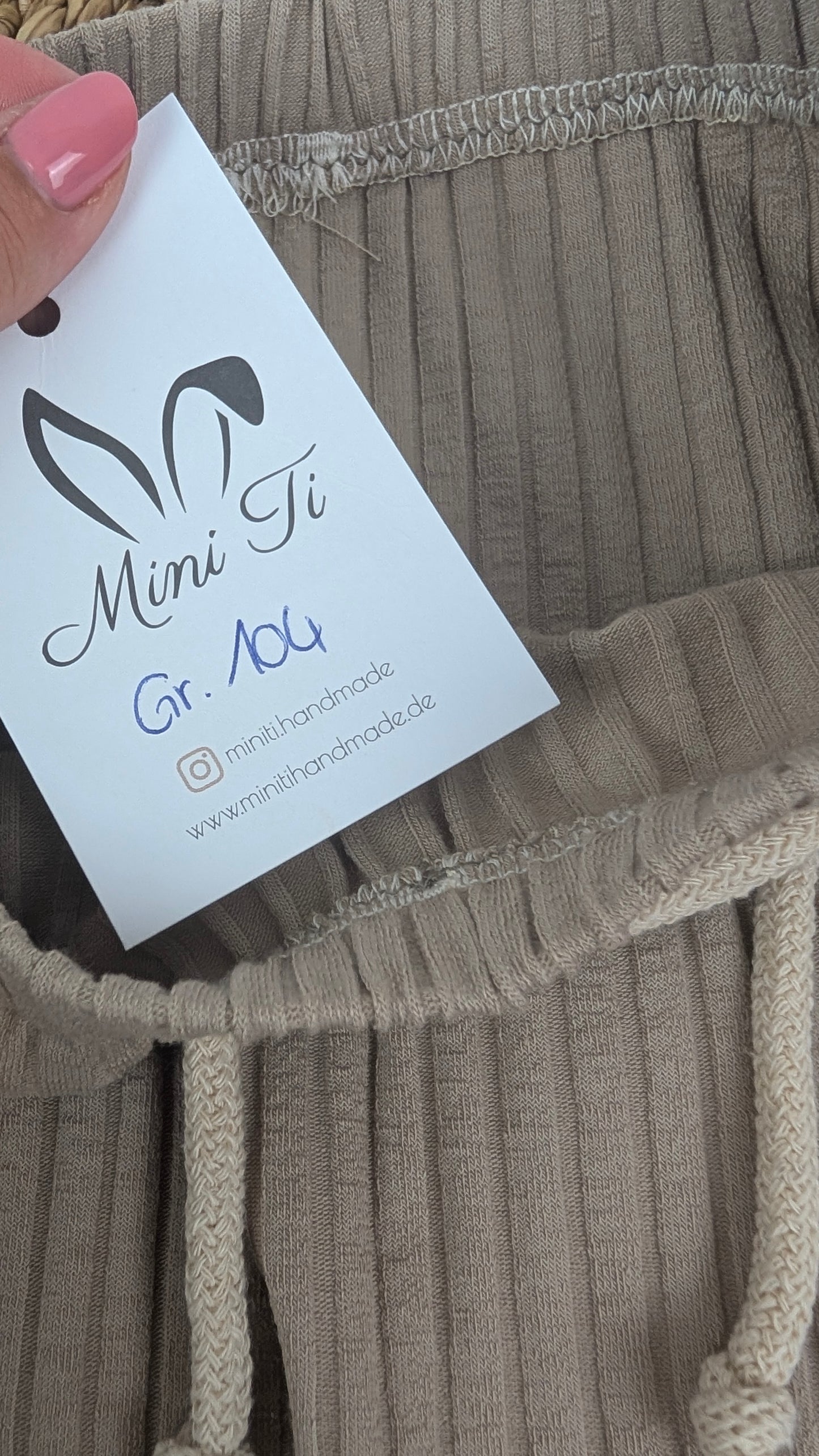 Sofortkauf – Hose Smoky Beige Rib | Größe 104