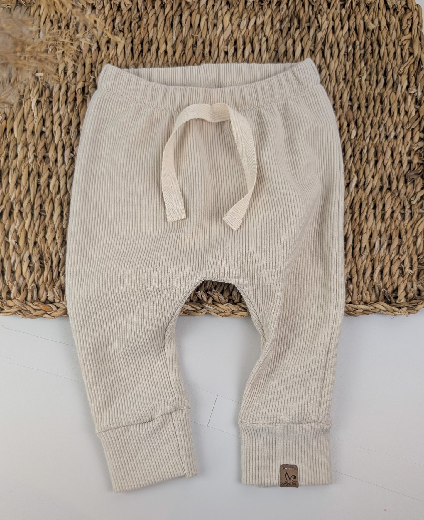 Sofortkauf – Hose Beige Rib | Größe 68