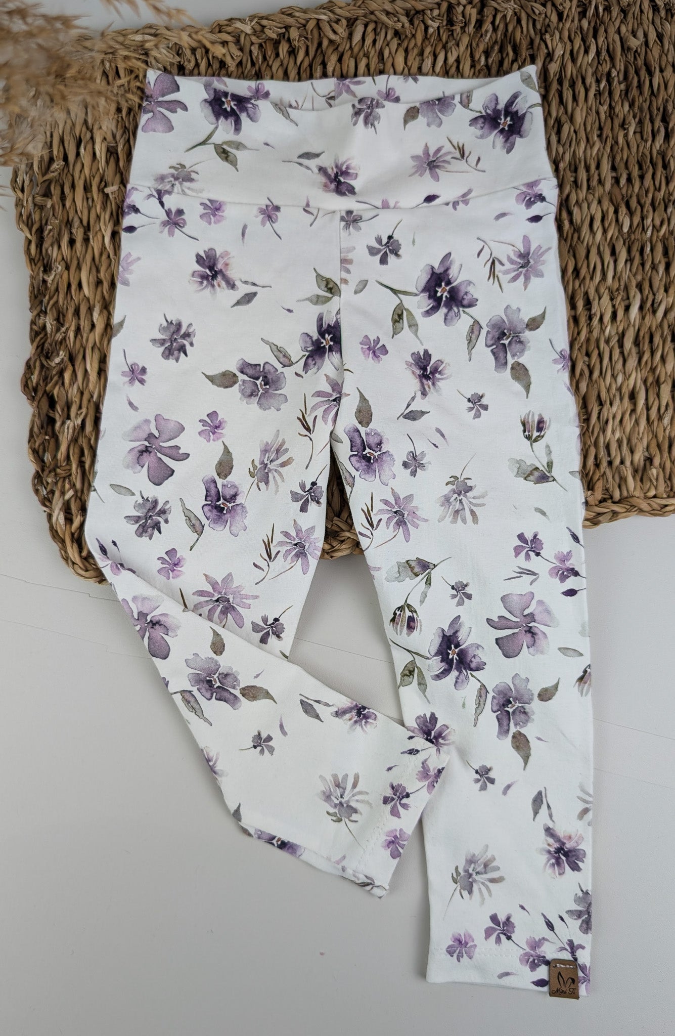 Sofortkauf – Hose Lavendel Blumen | Größe 92