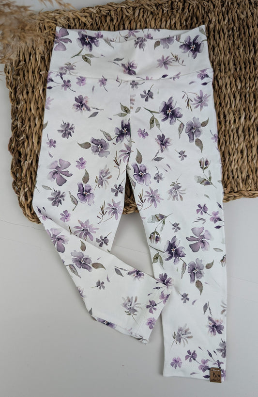 Sofortkauf – Hose Lavendel Blumen | Größe 92