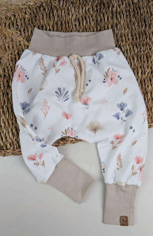 Sofortkauf – Mitwachshose Pastellblumen | Größe 80