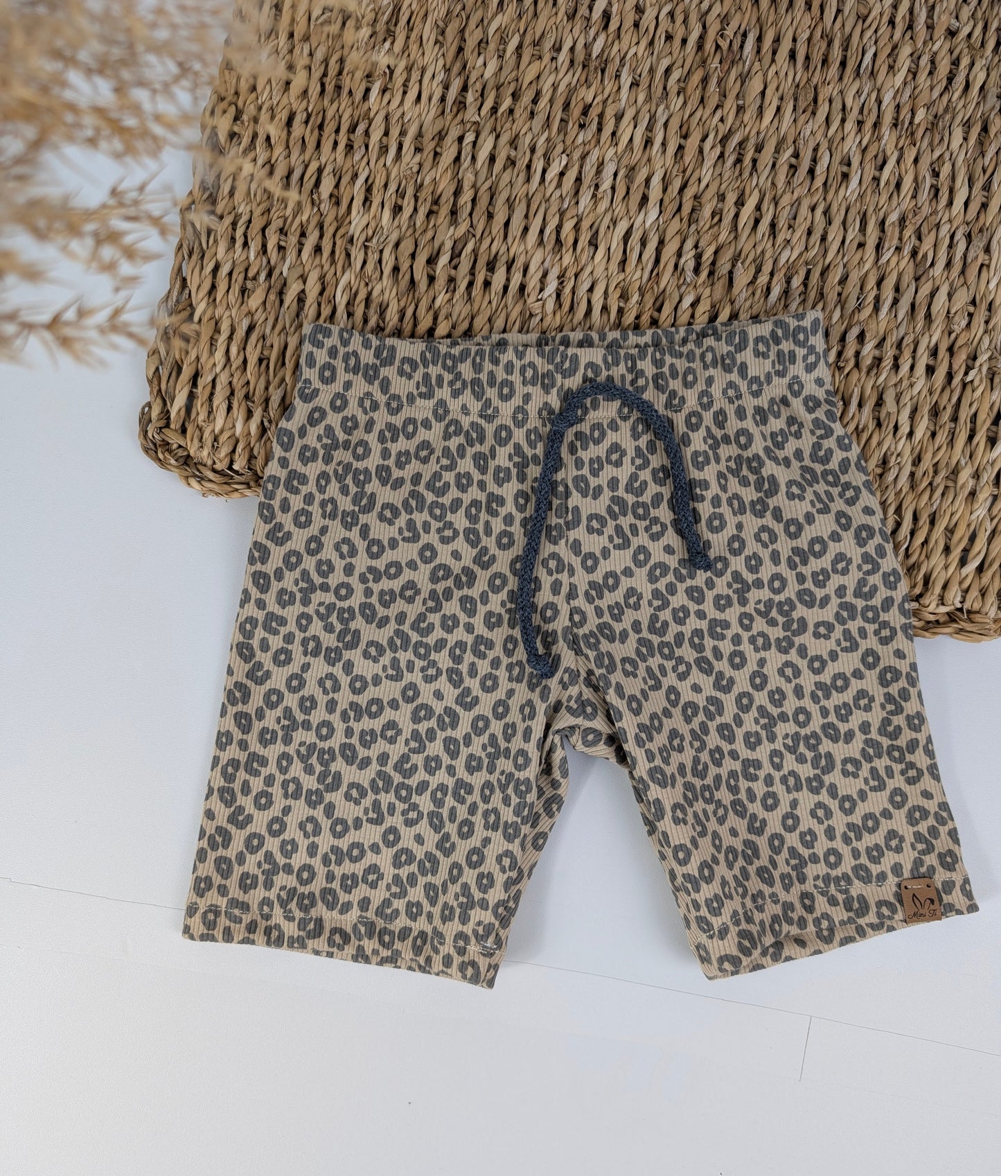 Radler | LEO BEIGE