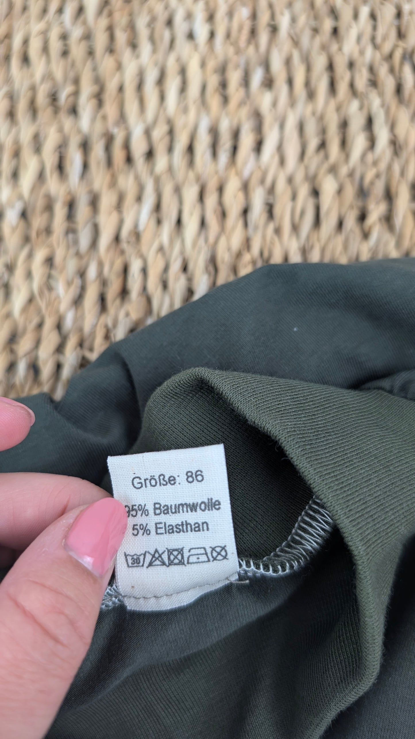 Sofortkauf – Mitwachsende Hose Khaki | Größe 86